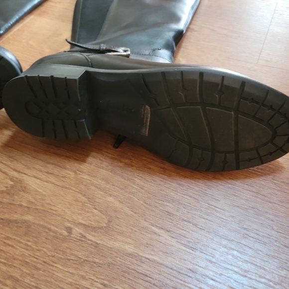 Clarks Black Knee-High Women's Boots 9.5 M - Picture 4 of 6